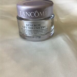 Lancôme Renergie Lift Volume NWOT